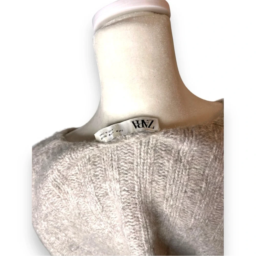 Zara Wool Blend Ribbed V-Neck Sweater Cream Cropped Knit Cozy Size M